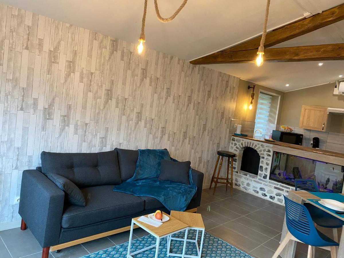 Les 4 Seasons, Agreable Gite Avec Terrasse Et Jardin La Croix Bigot Eksteriør billede